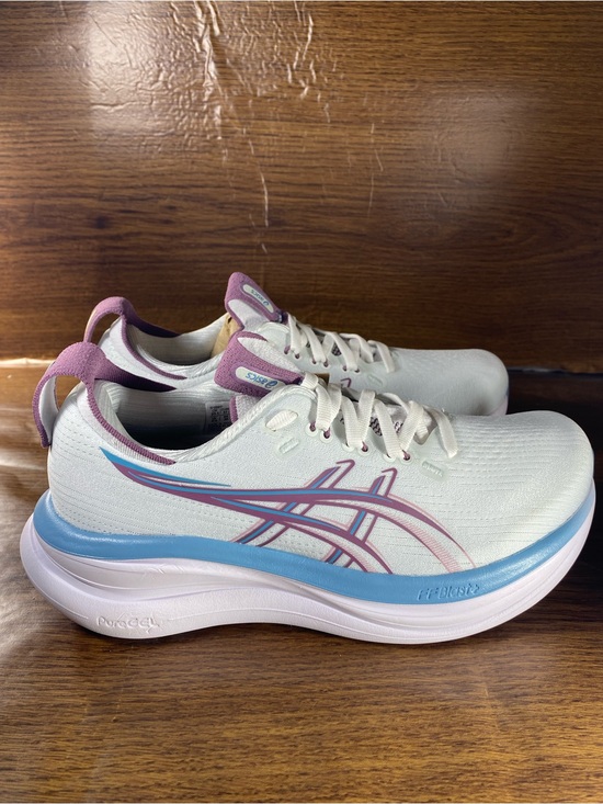 Asics Shoes - Asics Gel Nimbus 28 women’s shoe size 6.5 wide